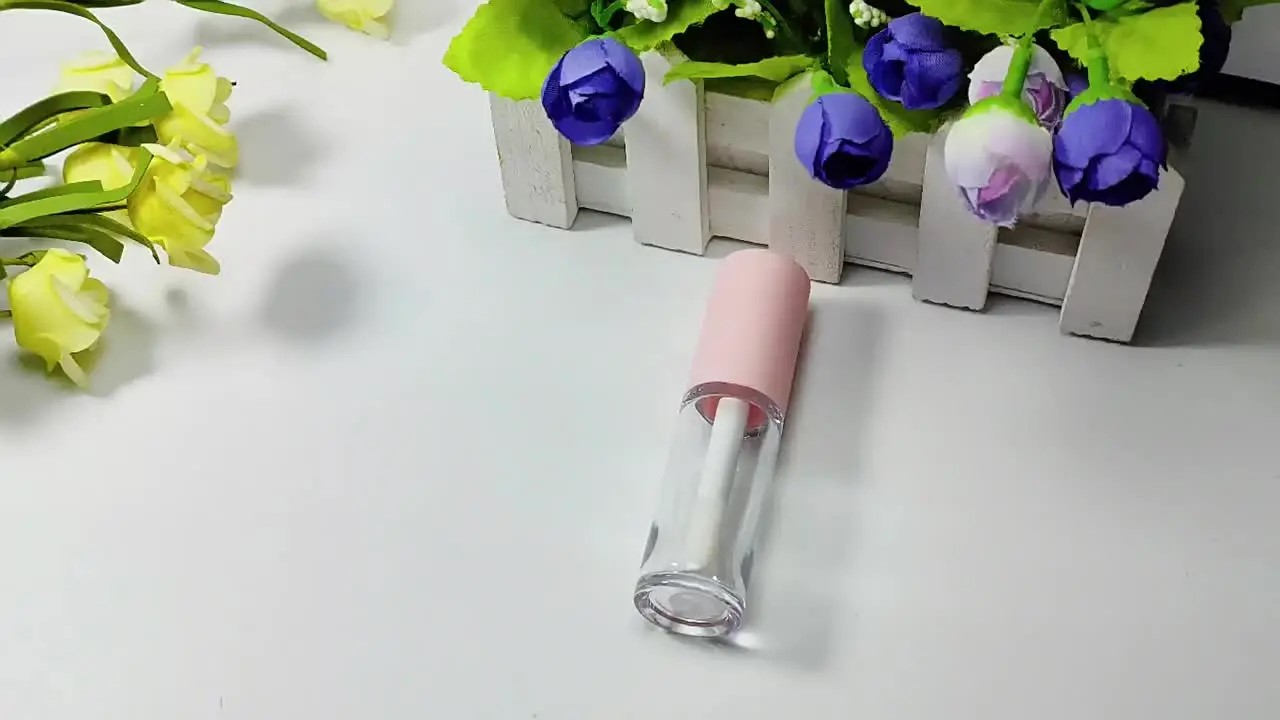 UKPACK Lip Gloss Tube Packaging for Retail and Private Label Use